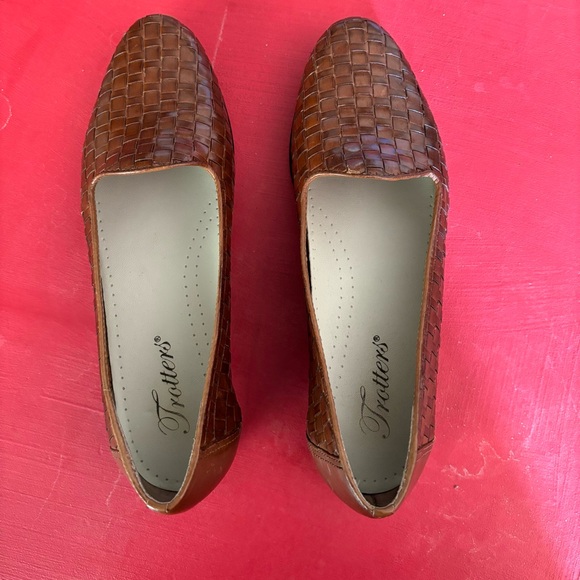 Trotters shoes, size 6N,  great condition, very nice for dress or casual. - Picture 9 of 12